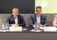 Von links: Eva Appel, PK-Vorstandsmitglied, Göran Gust, Stellvertretender Vorsitzender des PK-Aufsichtsrats, Frank Reinhardt, PK-Vorstandsvorsitzender, Angela Wörl, Vorsitzende des PK-Aufsichtsrats